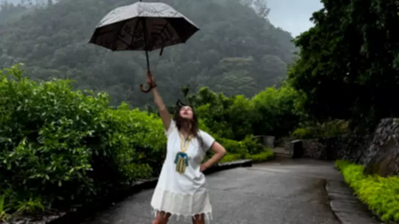 Neslihan Atagül'den Bali'de Aile Tatili ve Rihanna'dan İlham Alan Poz