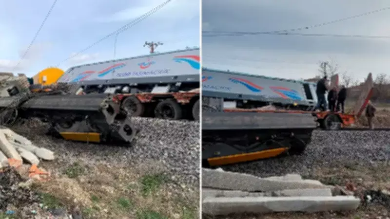 Nevşehir'de Hemzemin Geçitte Tren Kazası: TIR Devrildi, 2 Makinist Yaralandı