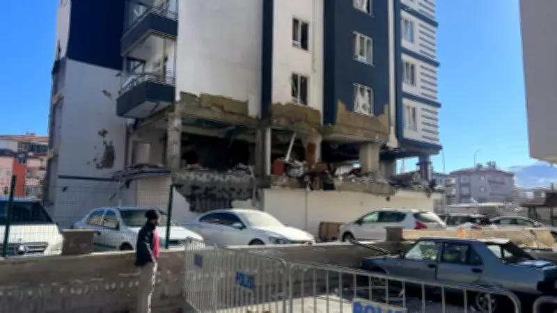 Niğde'de Doğalgaz Patlaması: 16 Yaralı, 15 Katlı Bina Ağır Hasar Gördü