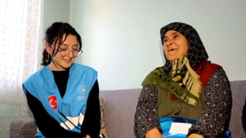 Üniversiteliler Ramazan'da Yaşlıların Yalnızlığına Ortak Oldu