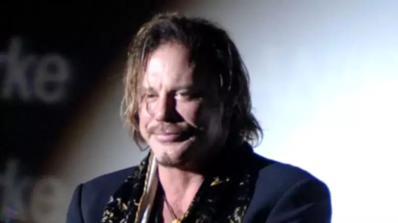 Ünlü Oyuncu Mickey Rourke Kirayı Ödeyemediği İçin Evinden Atıldı