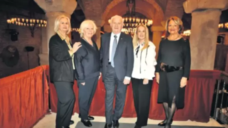 Ünlüler İftarda Bir Araya Geldi: Anlamlı Buluşma ve Paylaşımlar