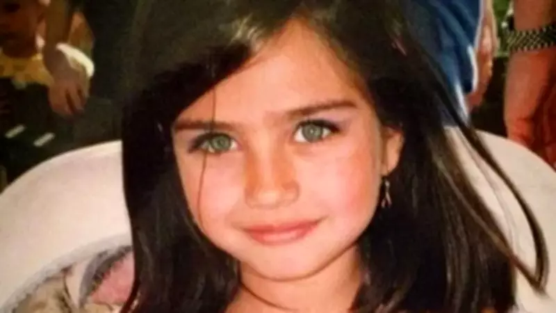 Çocukluk Fotoğrafıyla Gündem Olan Tatlı Kız, Türkiye Güzeli Olarak Parladı