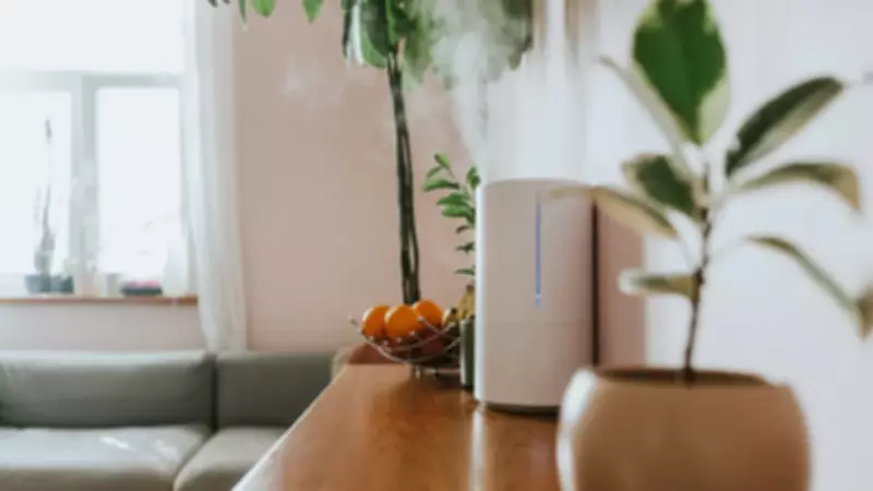 Oda Spreyleri ve Parfümler Solunum Sağlığını Tehdit Ediyor: Gizli Kimyasal Tehlike