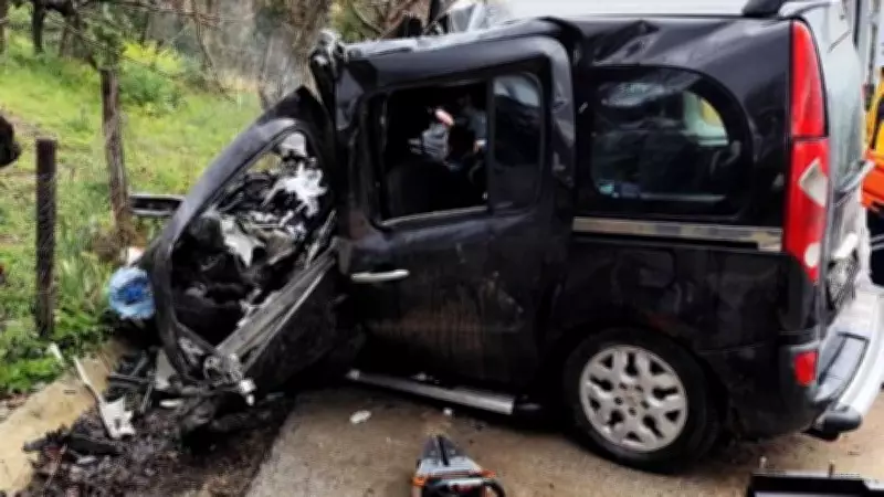 Ordu'da Korkunç Trafik Kazası: Kamyon ile Kamyonet Çarpıştı, 2 Ölü, 2 Ağır Yaralı