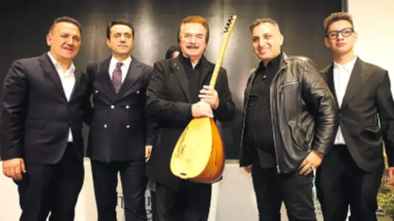 Orhan Gencebay'ın Bağlaması Bir Çocuğun Umudu Oldu