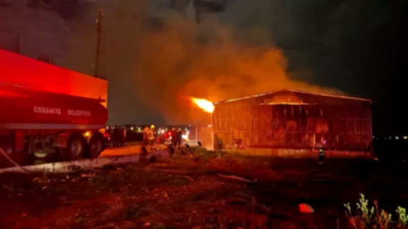 Osmaniye'de Kağıt Fabrikasında Çıkan Büyük Yangın 3 Saatlik Mücadele Sonucu Kontrol Altına Alındı