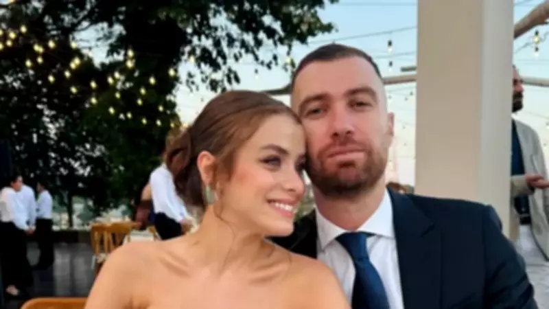 Oğulcan Engin ve İlayda Alişan'ın Londra'daki Romantik Anları Sosyal Medyada