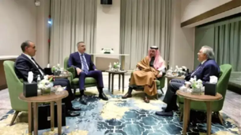 Pakistan'ın Arabuluculuk Çabaları Yoğunlaşıyor: İran-ABD Görüşmelerinde Kritik Gelişmeler