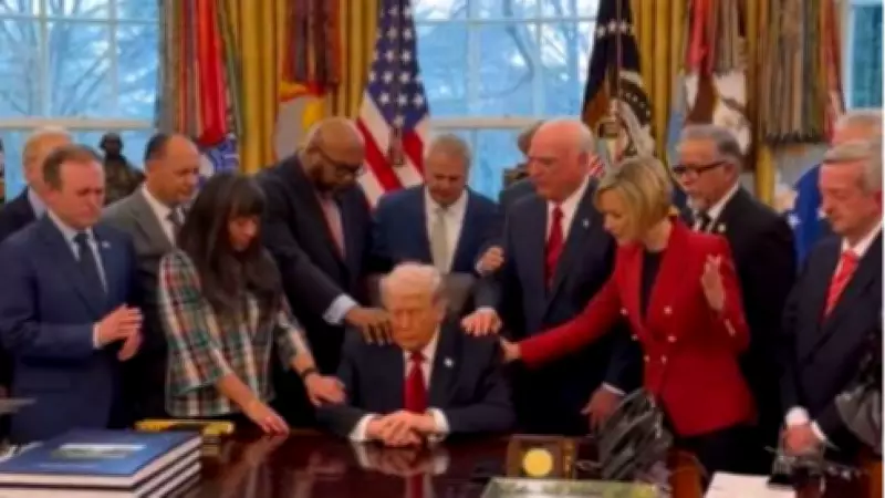 Papazlar Oval Ofis'te Başkan Trump İçin Toplu Dua Etti