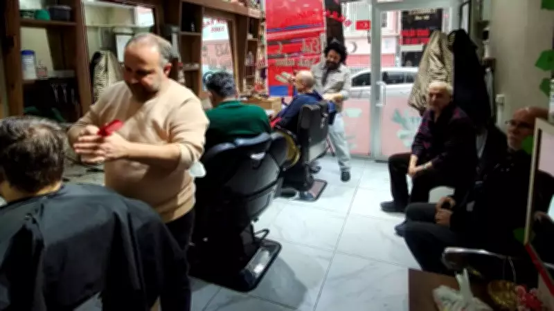 Ramazan Bayramı Öncesi Kuaför ve Berberlerde Yoğunluk Tavan Yaptı