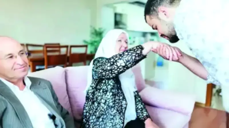 Ramazan Bayramı'nda Camiler Doldu Taştı, Yollarda Yoğunluk Sürüyor