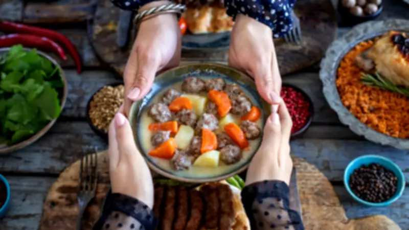 Ramazan'ın 20. Günü İftar Menüsü: Ekşili Köfte ve Revani ile 5 Lezzet