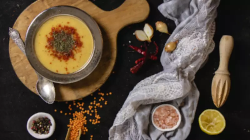 Ramazan'ın 22. Günü İçin Besleyici İftar Menüsü: Mercimek Çorbası ve Hasanpaşa Köftesi