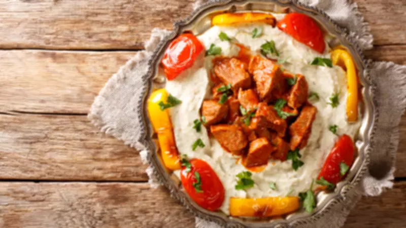 Ramazan'ın 23. Günü İftar Menüsü: Tereyağlı Cevizli Erişte ve Ali Nazik Kebabı