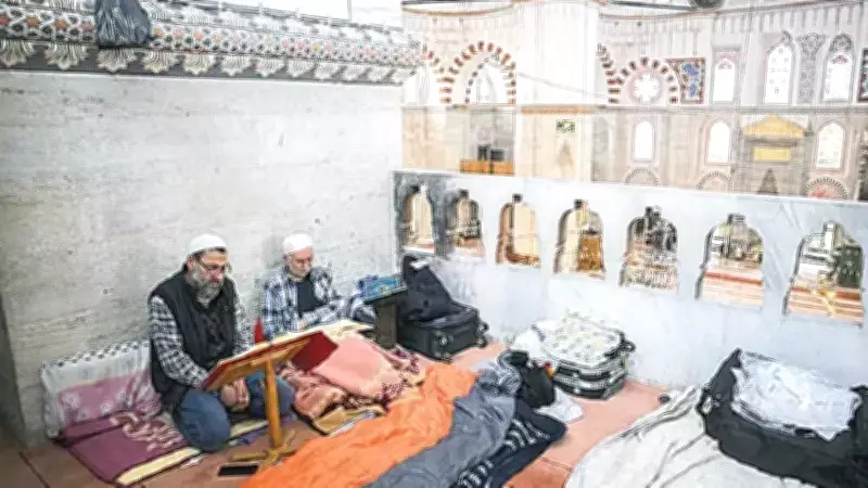 Ramazan'ın Son 10 Gününde İtikaf İbadeti Başladı: Kadınlar Evde Yapabilir