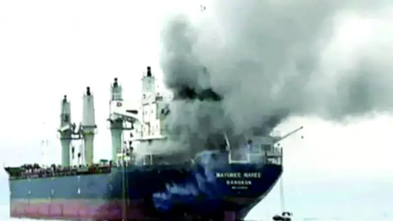 İran Hürmüz Boğazı'nı Kapattı, İsrail Saldırıları Yoğunlaşacak