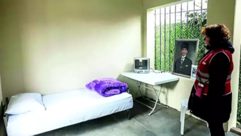 Replika Hücreye Ziyaret: Yapay Zeka Temsilcisi Cezaevinde