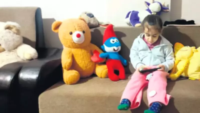 Rize'de 5 Yaşındaki Kızın Burnundan 2 Yıllık Tırnak Makası Zinciri Çıkarıldı