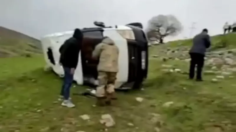 Şırnak'ta Öğrenci Servisi Şarampole Devrildi: 4 Öğrenci ve Şoför Yaralandı