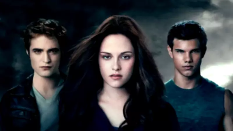 Robert Pattinson'ın Gençliği Şaşırttı: 'Edward Cullen Gerçekten Ölümsüz Mü?'