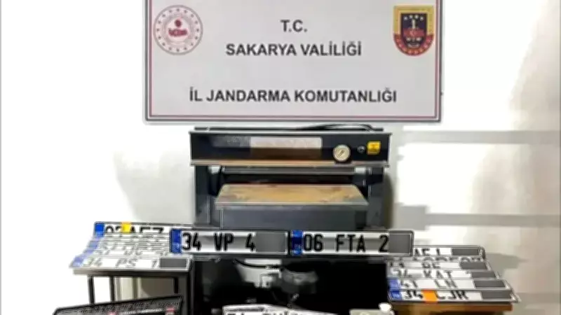 Sakarya'da Sahte Plaka Operasyonu: 3 Şüpheli Gözaltında