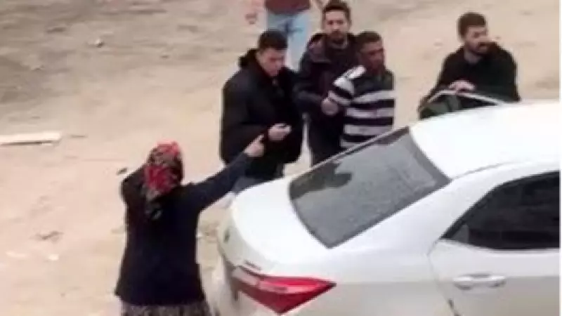 Sakarya'da Uyuşturucu Hükümlüsü Yakalandı, Çevredekiler Engel Olmaya Çalıştı