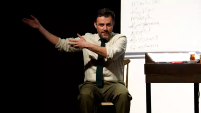 Salih Bademci'nin 'Sesler'i ENKA Sahnesinde Tiyatroseverlerle Buluşuyor