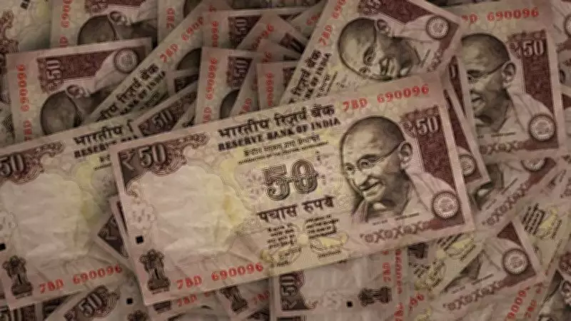 Savaş Hindistan Rupisi'ni Vurdu: Para Birimi Rekor Kayıp Yaşadı