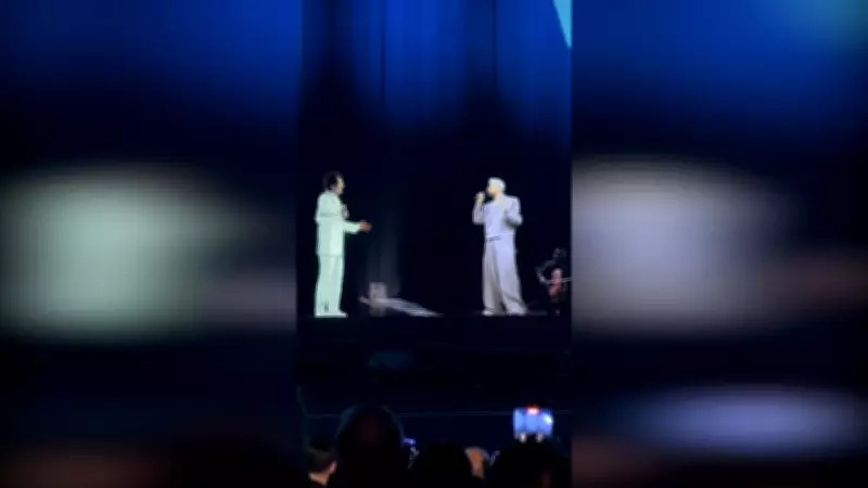 Sefo, Müslüm Gürses Hologramıyla Sahneye Çıktı: Konserde Teknolojik Düet Yaşattı