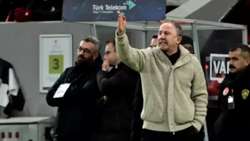 Sergen Yalçın'dan Sert Açıklamalar: 'Futbol Çok Siyasi Oldu, Bu Komedi'