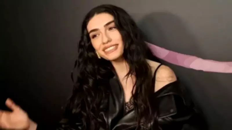 Setlerdeki Sert Hiyerarşi: Oyuncular Arasındaki Görünmeyen Kurallar