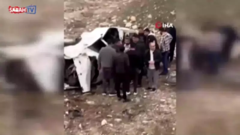 Siirt'te Feci Trafik Kazası: Devrilen Otomobil Hurdaya Döndü, 3 Kişi Ağır Yaralandı