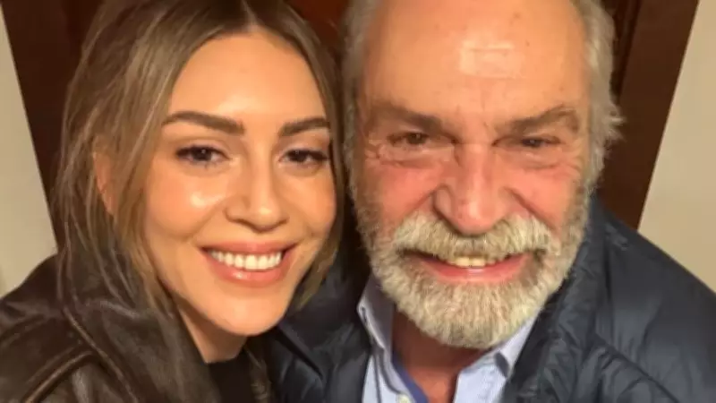 Sinem Kobal, Haluk Bilginer'in 'Baba' Oyununu İzledi ve Kuliste Buluştu