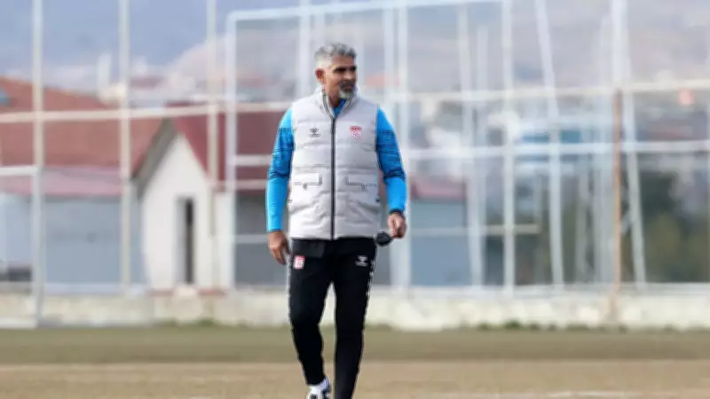 Sivasspor Teknik Direktörü İsmet Taşdemir'den Rey Manaj ve Sakatlıklar Açıklaması