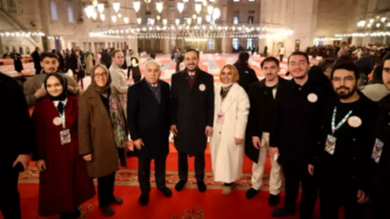 Süleymaniye Camii'nde 3 Bin Çocuk Aynı Sofrada İftar Heyecanı Yaşadı