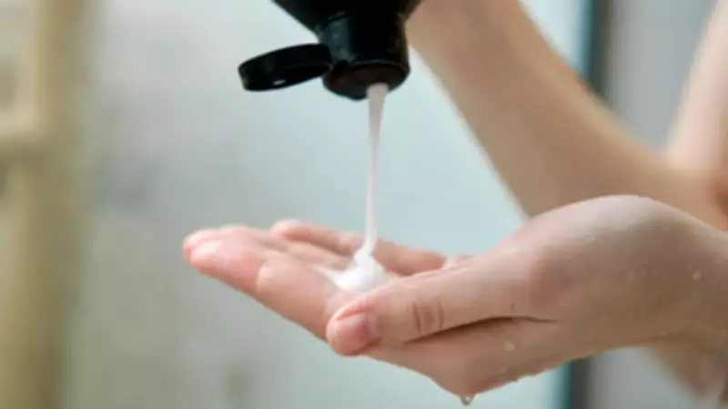 Sülfatsız Şampuanlar Hassas Ciltler İçin Daha mı İyi? Uzmanlar Yanıtlıyor