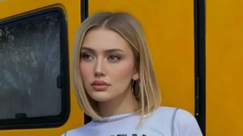 Sosyal Medya Fenomeni, İzmir'deki Evinin Balkonundan Atlayarak Hayatına Son Verdi