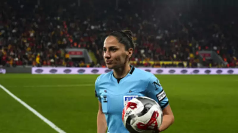 Süper Lig'de 22 Yıl Sonra Tarihi An: Asen Albayrak İlk Kadın Hakem Oldu