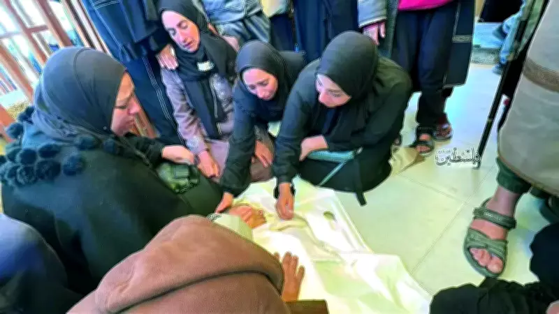 İsrail Gazze'de Ateşkesi İhlal Ediyor: Zihinsel Engelli Genç ve Balıkçı Hedef Alındı