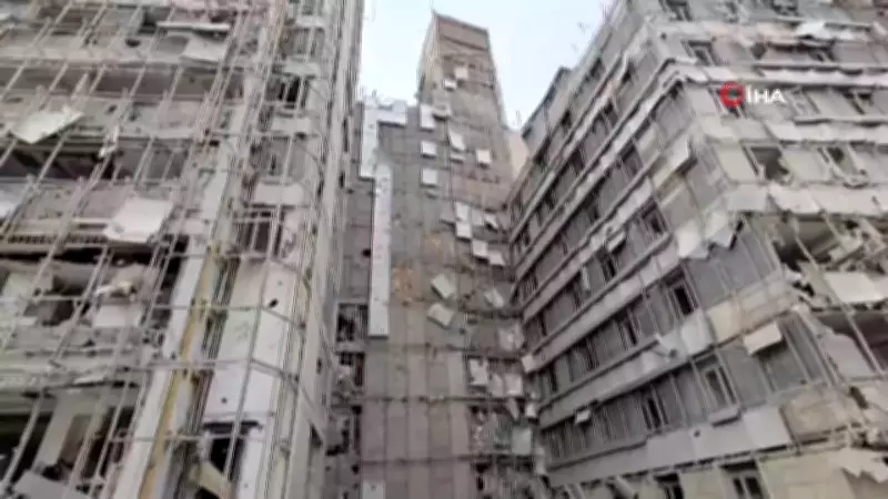 İsrail ve ABD'nin Tahran'daki Gandi Hastanesi'ne Saldırısı: Geniş Çaplı Hasar Görüntülendi