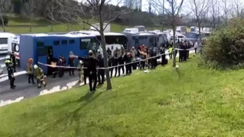 İstanbul Bağcılar'da Cezaevi Araçları Kaza Yaptı: 6 Jandarma Yaralı