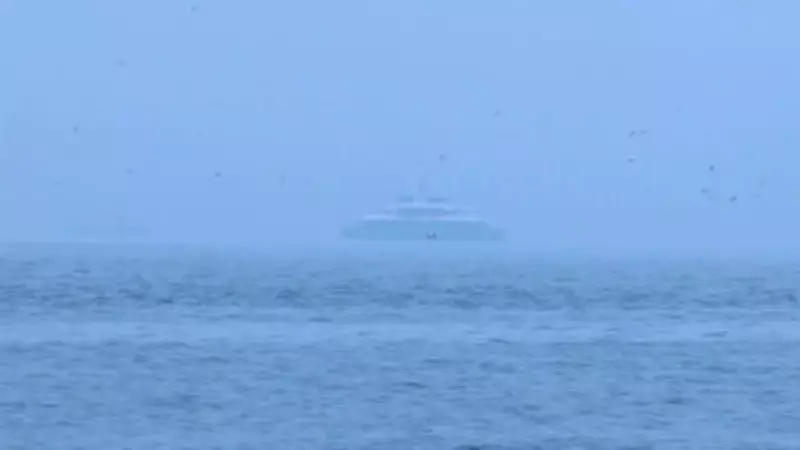 İstanbul Boğazı'nda Gemi Trafiği Sis Nedeniyle Çift Yönlü Askıya Alındı