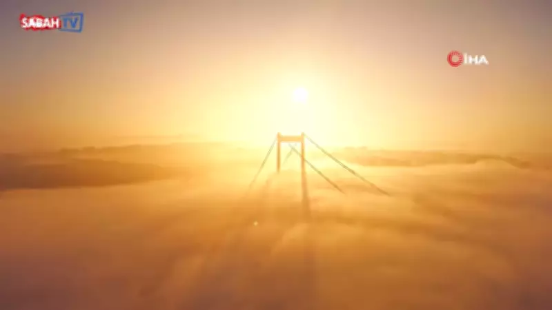 İstanbul Boğazı'nda Gün Doğumu ve Sis Bulutları Büyüleyici Görüntüler Oluşturdu