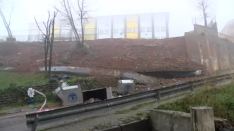 İstanbul Maltepe'de Ortaokul İstinat Duvarı Çöktü, Araç Enkaz Altında Kaldı