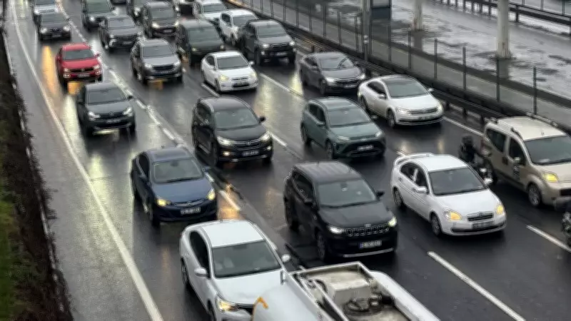 İstanbul'da Bayram Dönüşü Trafik Yoğunluğu Yüzde 62'ye Ulaştı