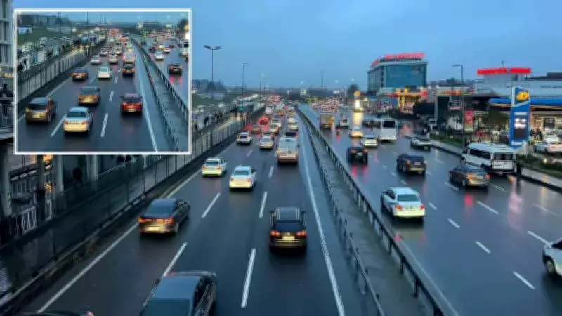 İstanbul'da Bayram Sonrası İlk İş Gününde Sabah Trafiği Yoğunluğu Yaşandı