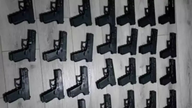 İstanbul'da Büyük Operasyon: 50 Tabanca ve 50 Şarjör Ele Geçirildi