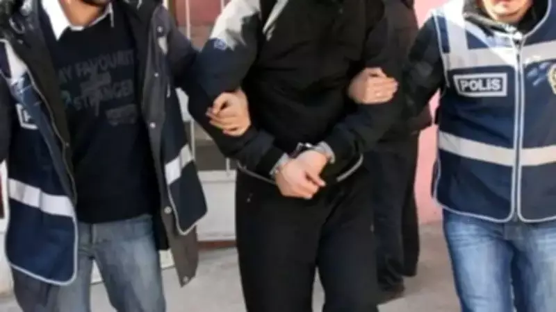 İstanbul'da 'Casperlar' Suç Örgütüne Operasyon: 5 Gözaltı, Tabanca Ele Geçirildi