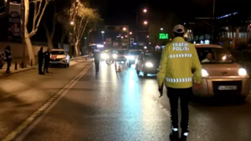 İstanbul'da Dev Asayiş Operasyonu: 527 Gözaltı, Uyuşturucu ve Silahlar Ele Geçirildi